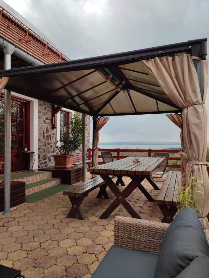 Szent Orban Vendeghaz Apartment Ábrahámhegy Екстериор снимка