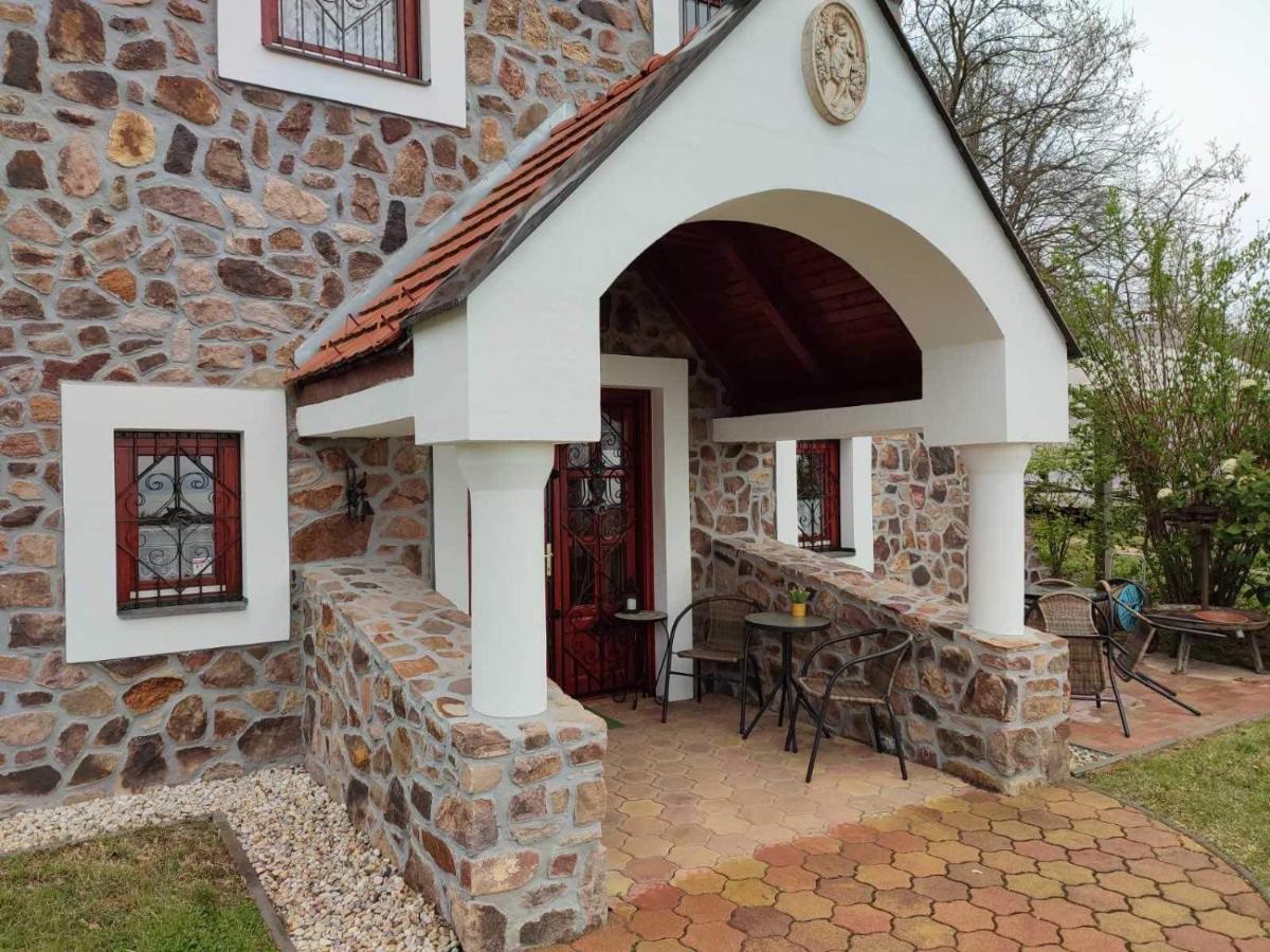 Szent Orban Vendeghaz Apartment Ábrahámhegy Екстериор снимка